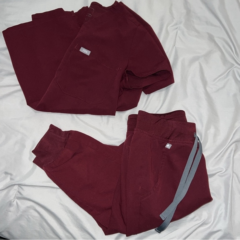 Bundle of 2, XXS figs scrubs